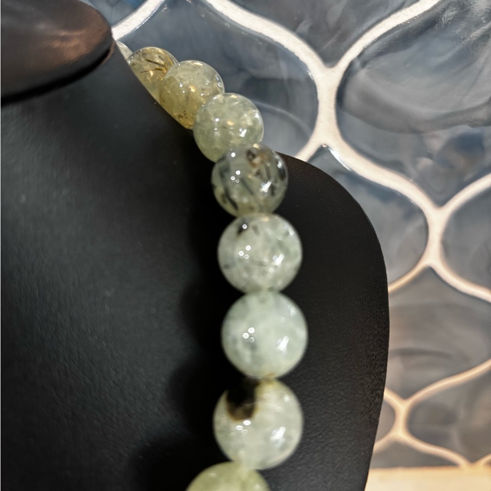 Prehnite Necklace-14MM RD-SS - Picture 4 of 7